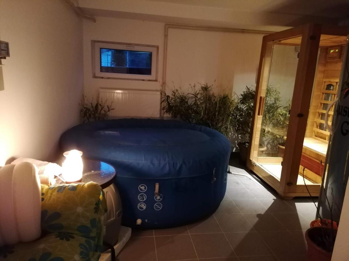 Staff Guest House Ньиредьхаза Экстерьер фото