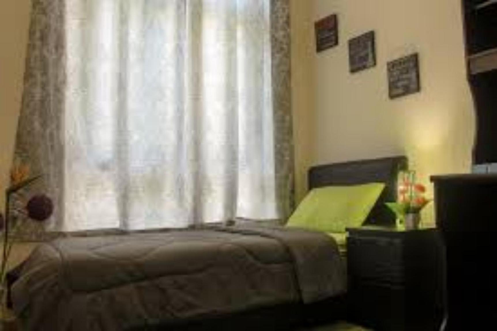 Staff Guest House Ньиредьхаза Экстерьер фото